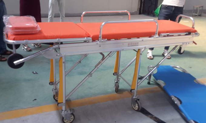 福特V348長軸超人高頂監(jiān)護(hù)型救護(hù)車 福特V348長軸超人高頂監(jiān)護(hù)型救護(hù)車