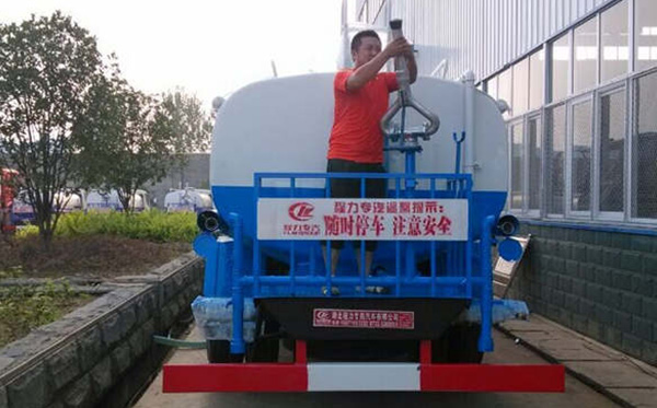 湖北程力發往安徽淮北灑水車廣受好評